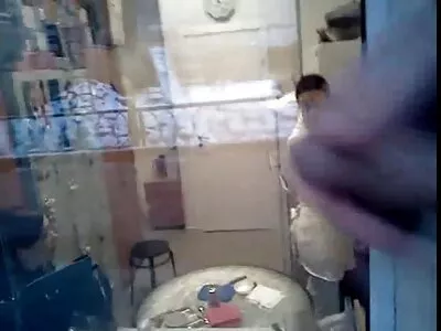 پڑوسی کے معاملے میں کیپری کیوانی اور ٹومی گن سکس روسیه ای
