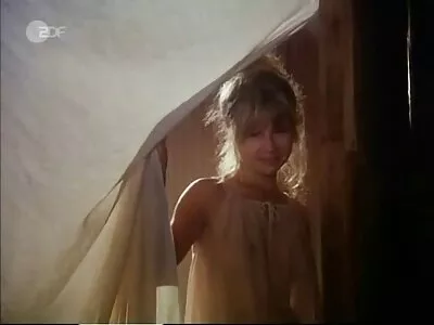 چھٹیاں گزارنے والے جوڑے کی شوقیہ فحش ویڈیو (بیلی بی) سکس جوانان روسی