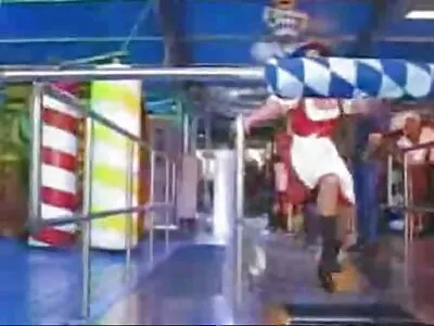 لیزا این ان مائی فرینڈز  ہاٹ مام ویڈیو (ڈینی وائلڈ)