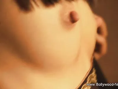 ایک بینگ ویڈیو کے ذریعے اسے توڑنا (کورٹنی کلیپ سکسی روسی ٹیلر)