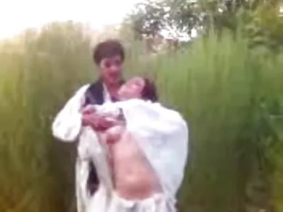 گندی بیویوں کے کلب فیلم های سکسی روسی میں ایوا ایڈمز اور بامبینو